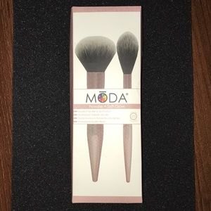 Moda Brushes- Powder and Soft glow kit